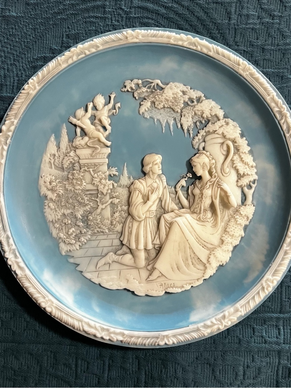 Bradex 1987 Vintage Victorian Incolay Studios Limited Edition Collectors Plate
